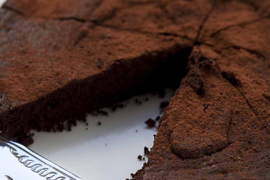 Repas au gîte en Toscane, avec un gâteau au chocolat