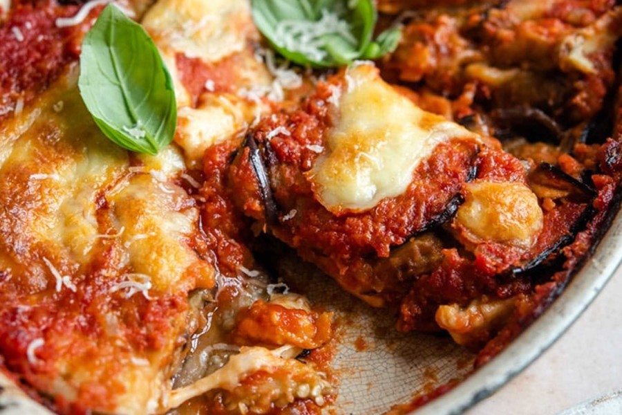 Cuisine de la Toscane, Italie : gratin d'aubergines, Melanzane alla Parmigiana, plat végétarien