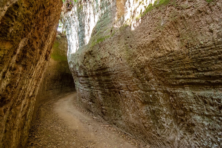 Caves étrusques en Toscane