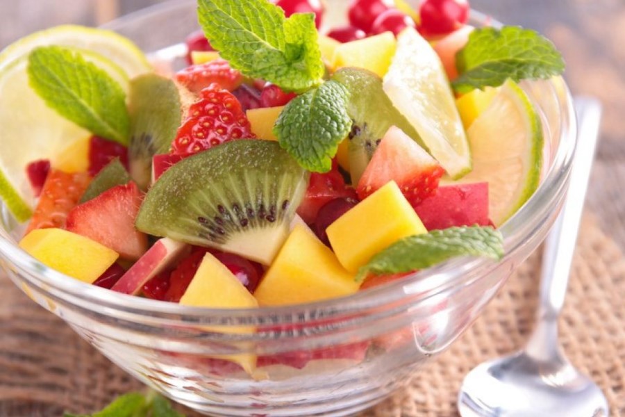 Repas dans la maison de vacances en Toscane, Italie : salade de fruits