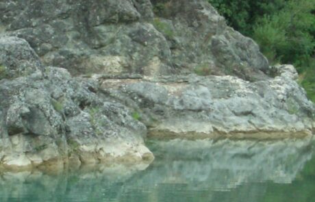 fleuve en Toscane Italie