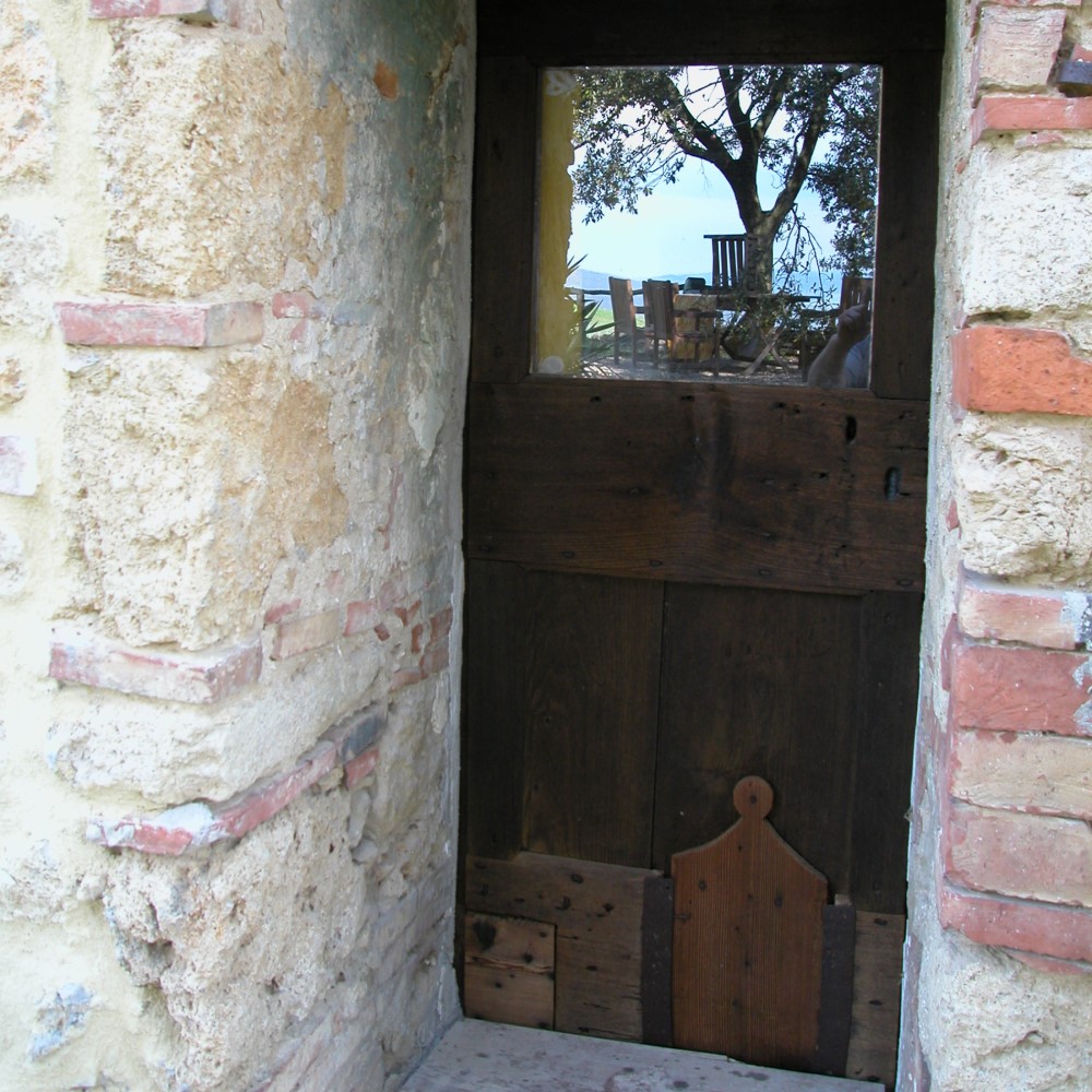 ancienne porte du gite rural à Pise