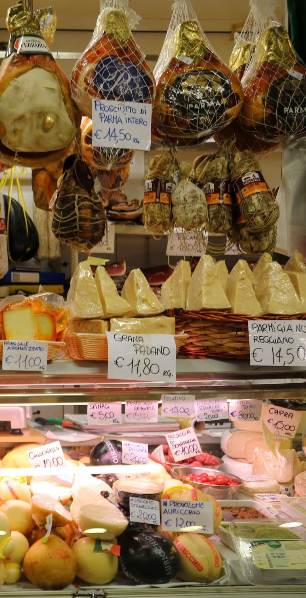 Produits gastronomiques au marché en Toscane